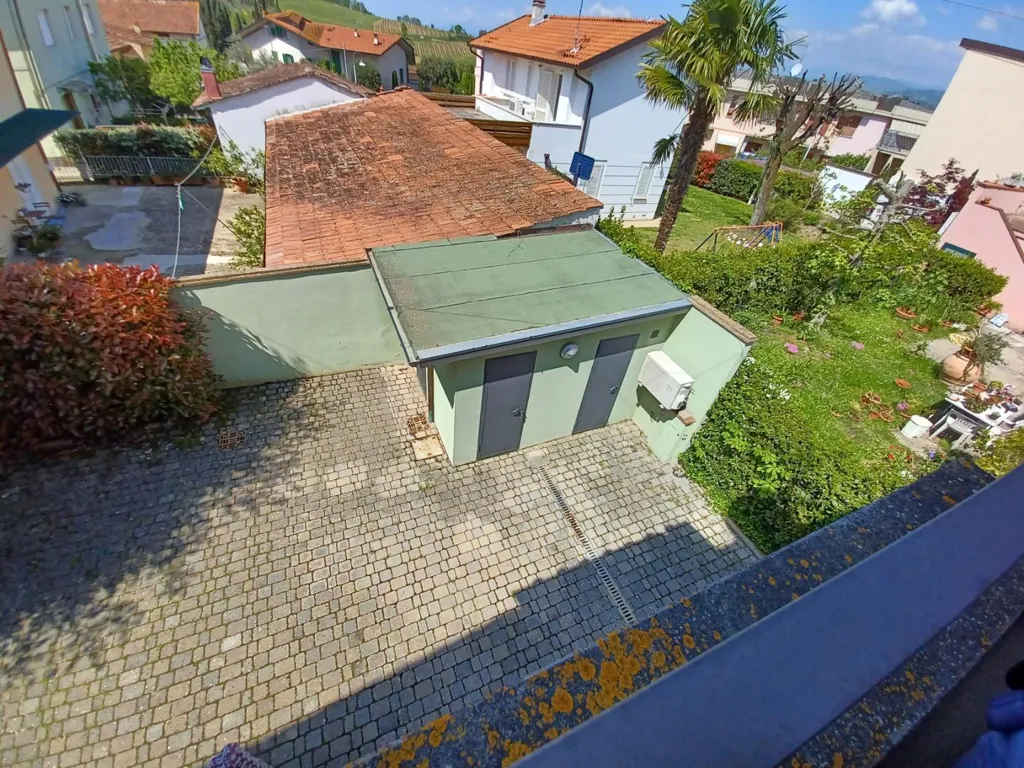 Giardino - Fully Renovated Apartment with Terrace in Vinci