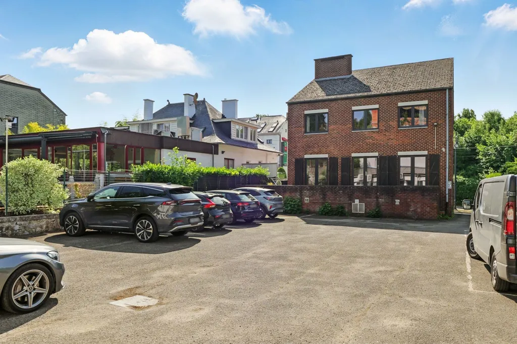 Välivaade - Mixed-Use Building with Terraces in Namur