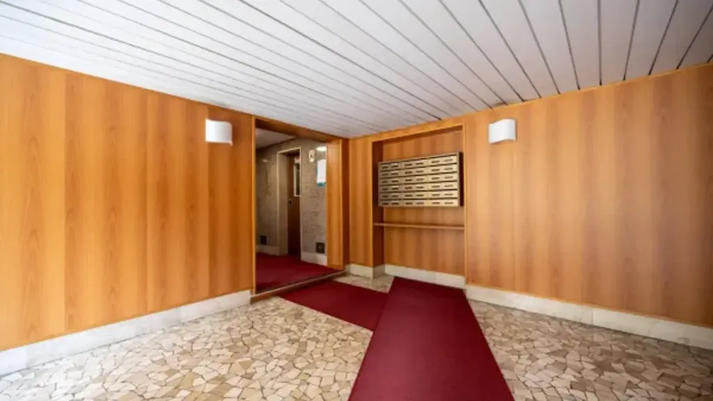 Ingresso - Bright Trilocale with Balcony in Gallaratese, Milan