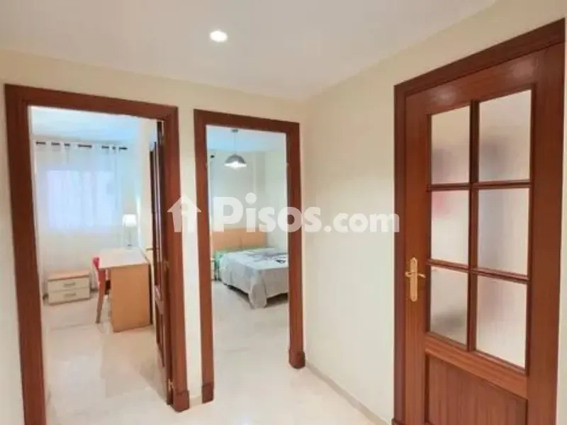 Esik - Spacious Apartment with Balcony in Málaga