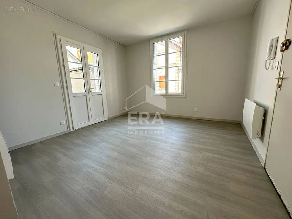 Toad - Refurbished Flat with Courtyard in Tours