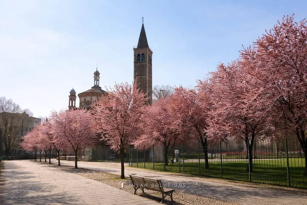 Luxury Apartment with Park View in Milan