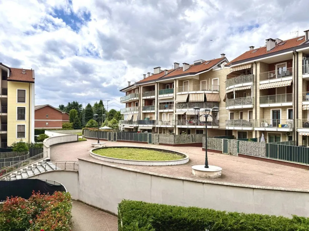 Balcon - Modern Studio with Terrace in Moncalieri
