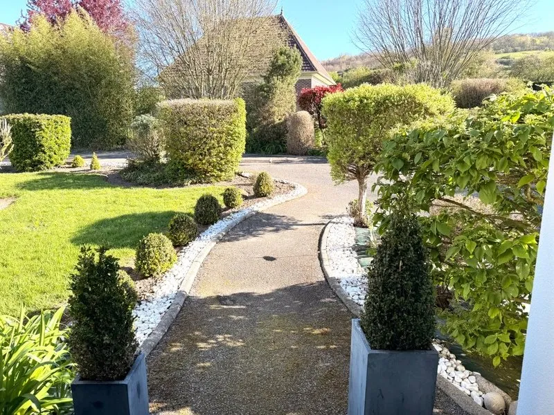 Jardin - Maison Traditionnelle avec Piscine à 16 km de Dieppe