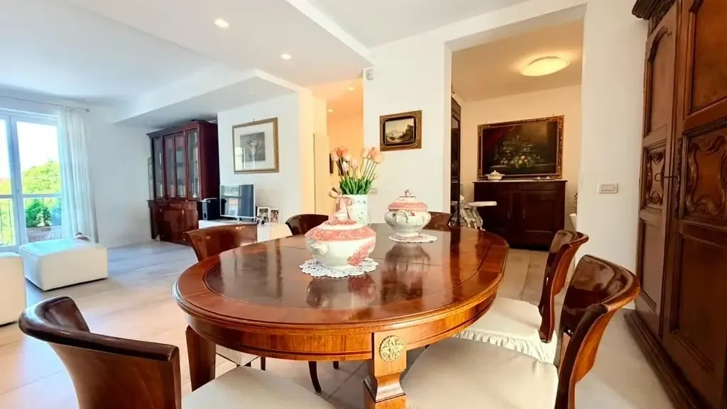 Salle à manger - Apartment with Garden in Central Massa