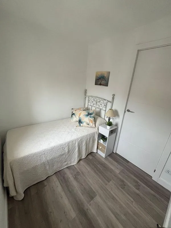 Magamistoad - T2 Apartment with Balcony in Busy Area