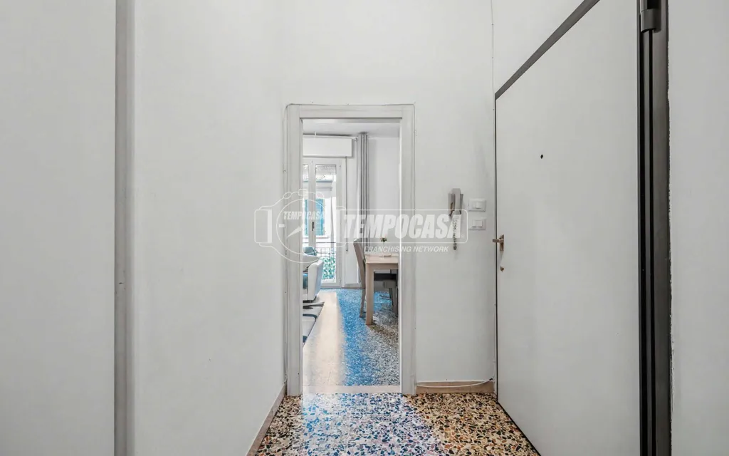 Entrée - Central Trilocale with Balcony in Faenza