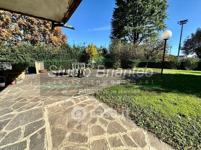 Garden - Bifamiliar Villa with Garden in Verano Brianza