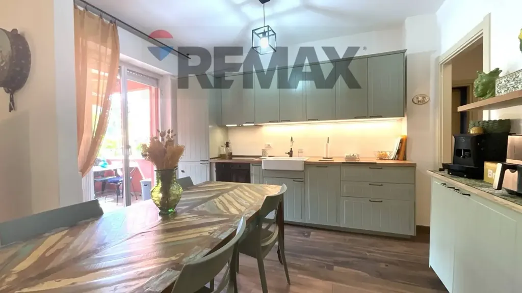 Cuisine - Apartment with Private Garden in Central Arese