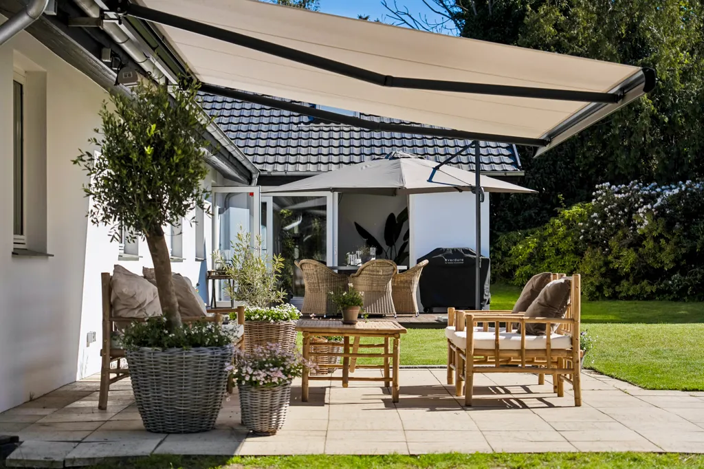 Terrasse - Renovated Villa with Carport in Vedbæk