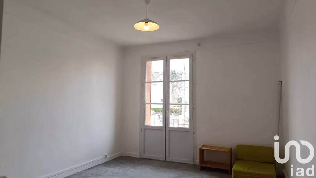 Toad - 4-Bed Apartment with Garage in Auxerre
