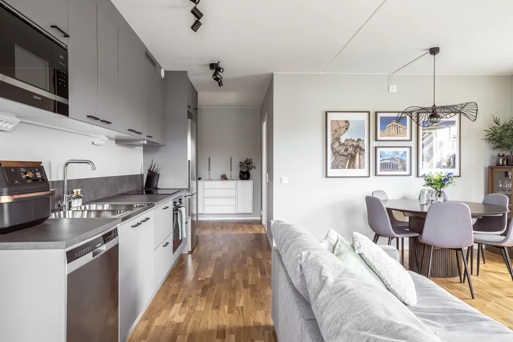 Kitchen - Modern Flat with Balcony in Gothenburg