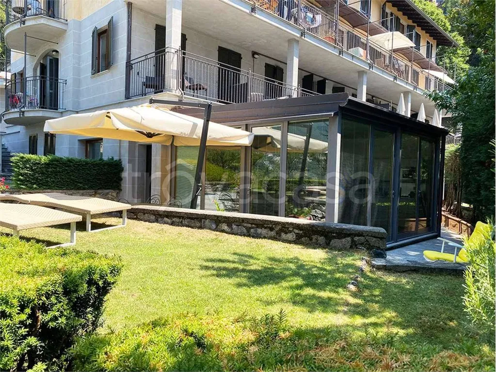 Terrazza - Appartamento con vista lago e giardino a Faggeto Lario