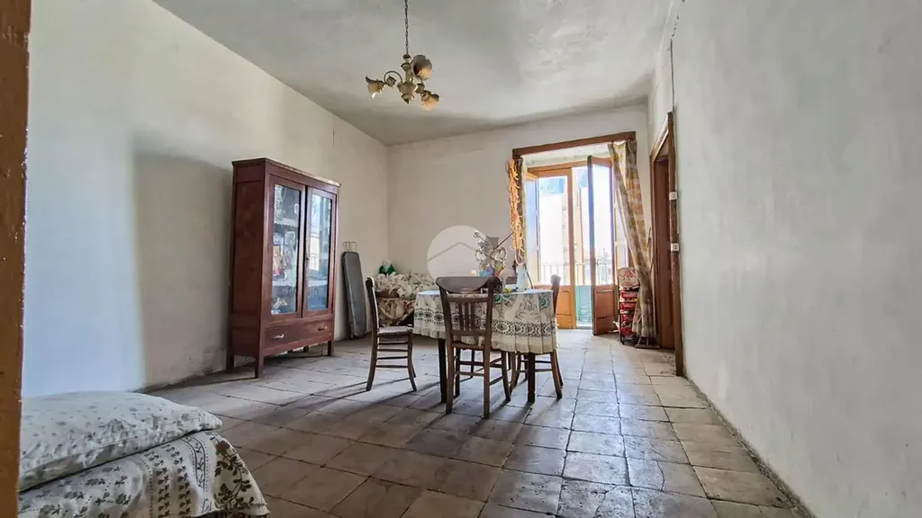 Salle à manger - Quadrilocale with Three Entrances in Paola