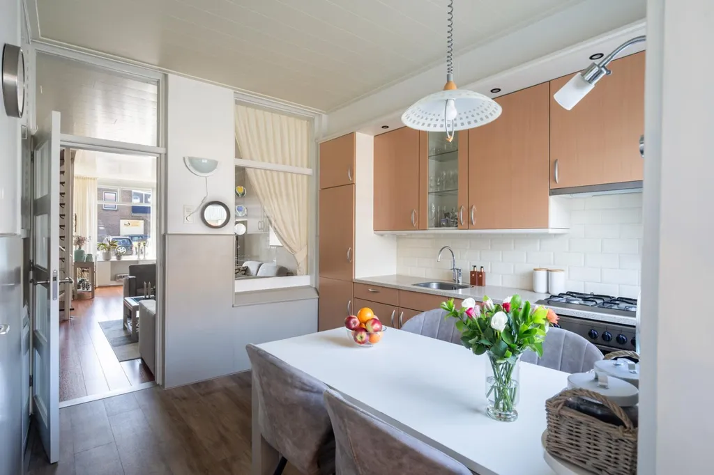 Cuisine - Family Home with Garden in Gouda