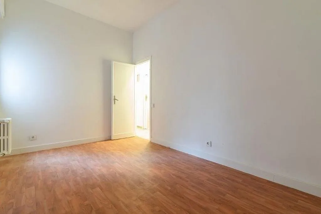 Pièces - 4-Bedroom Flat with Air Conditioning in Goya