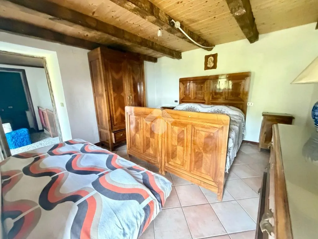Bedrooms - Historic Semidetached House with Balconies in Urida