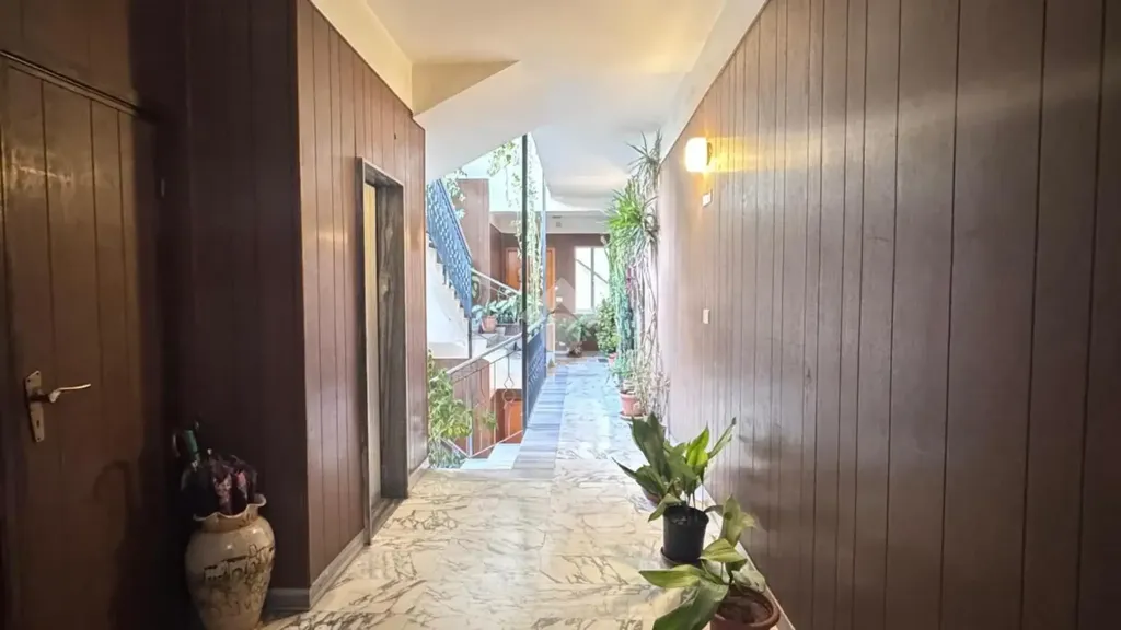 hallway_entrance