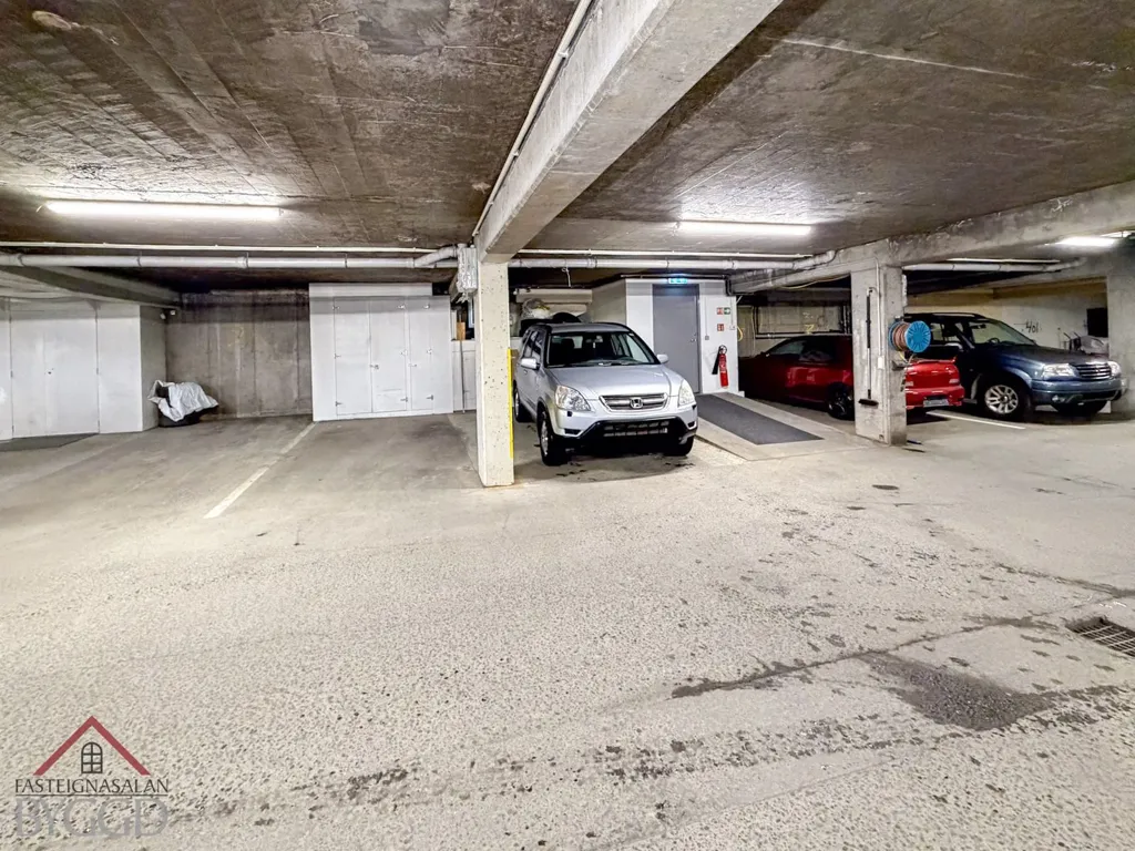 Garage - Apartment with West Balcony in Reykjavik