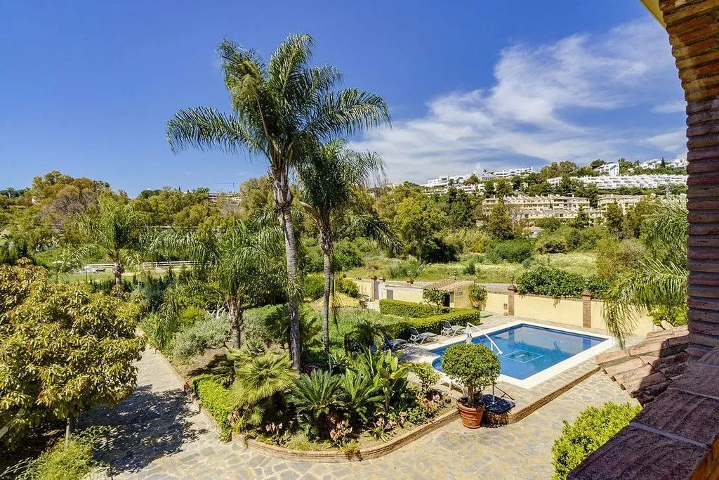Piscine - Chalet with Pools and Terrace in Benahavís