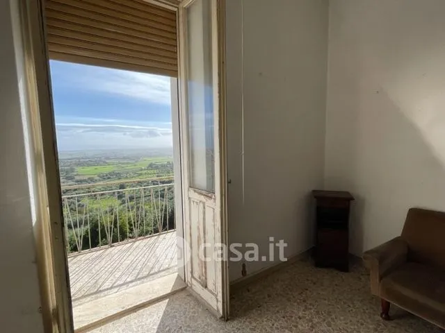 Séjour - Ground Floor Apartment with Garden in Macomer