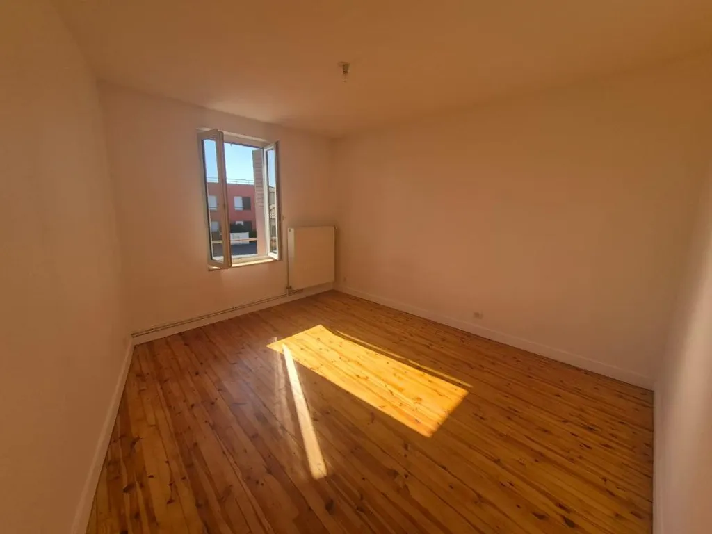 Pièces - Appartement Rénové avec Balcon au Centre de Saint Marcellin