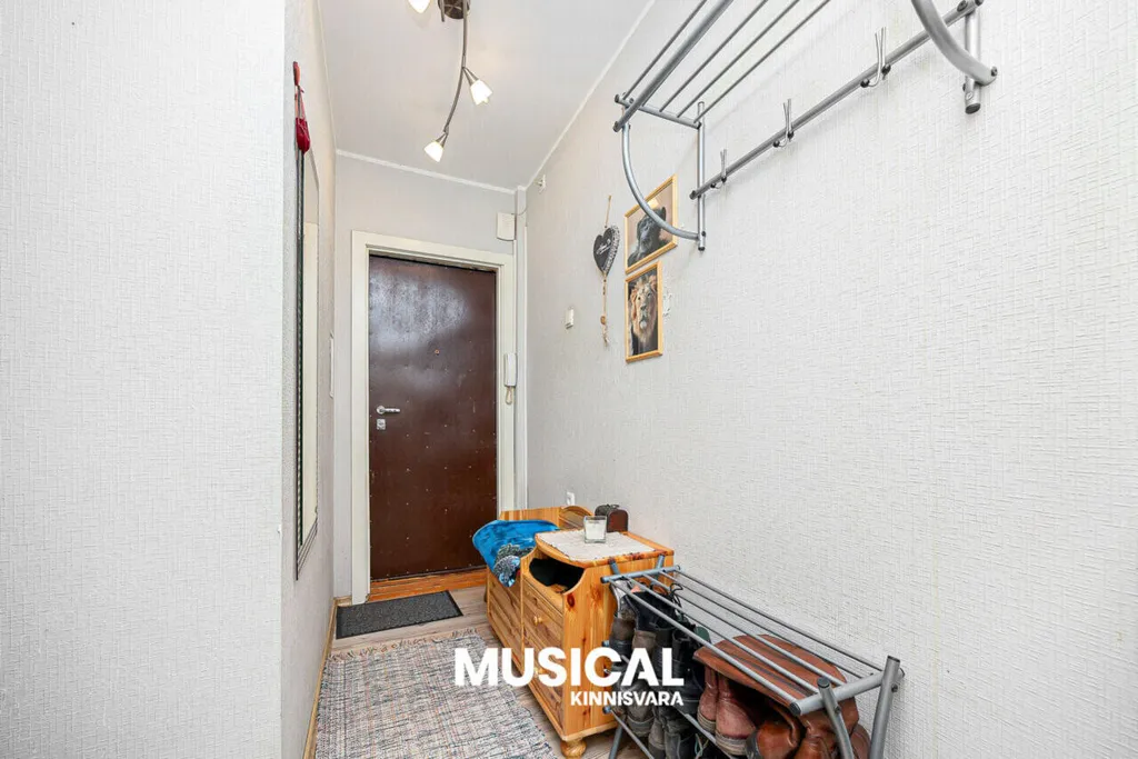 hallway_entrance