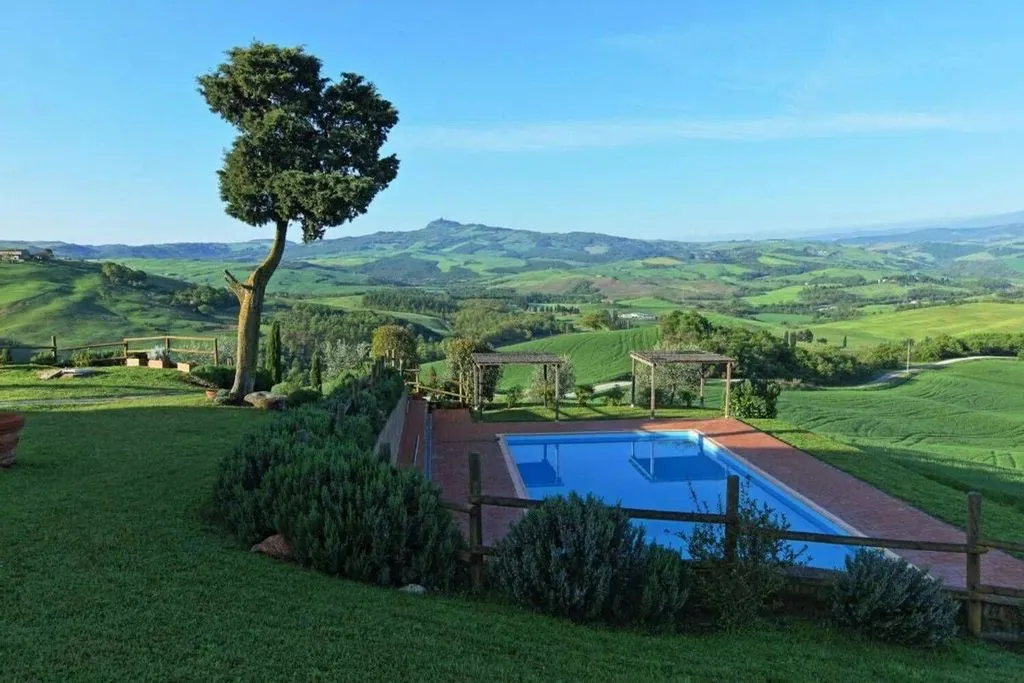 Bassein - Villa with Pool and Val d'Orcia View in Sarteano