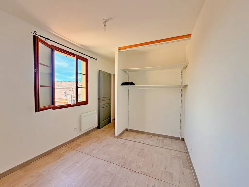 Toad - Apartment with Large Terrace in Pierrelatte Centre