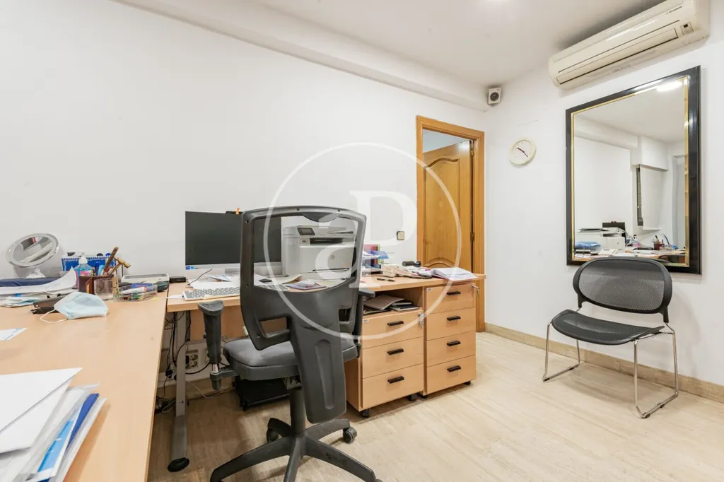 Office - 3-Bedroom Apartment near Retiro Park, Madrid
