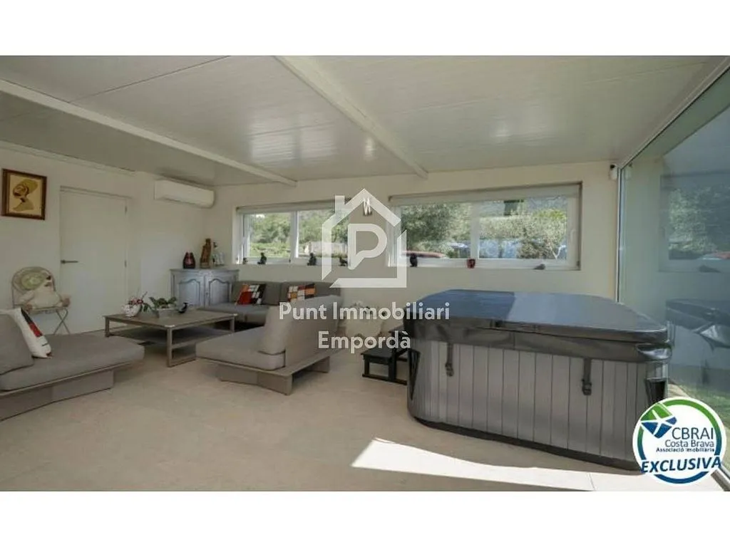 Stanze - Chalet with Pool in Palau-Saverdera