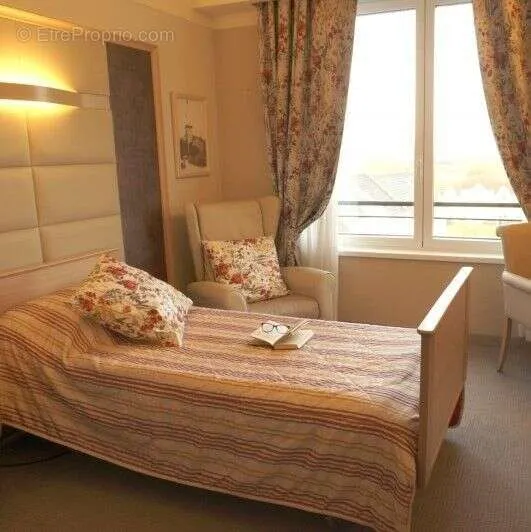 Magamistoad - Studio in EHPAD with Services in Saint-Maur-Des-Fosses