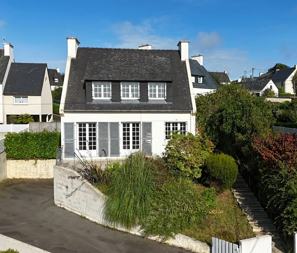 Välivaade - House with Garden in Central Landerneau