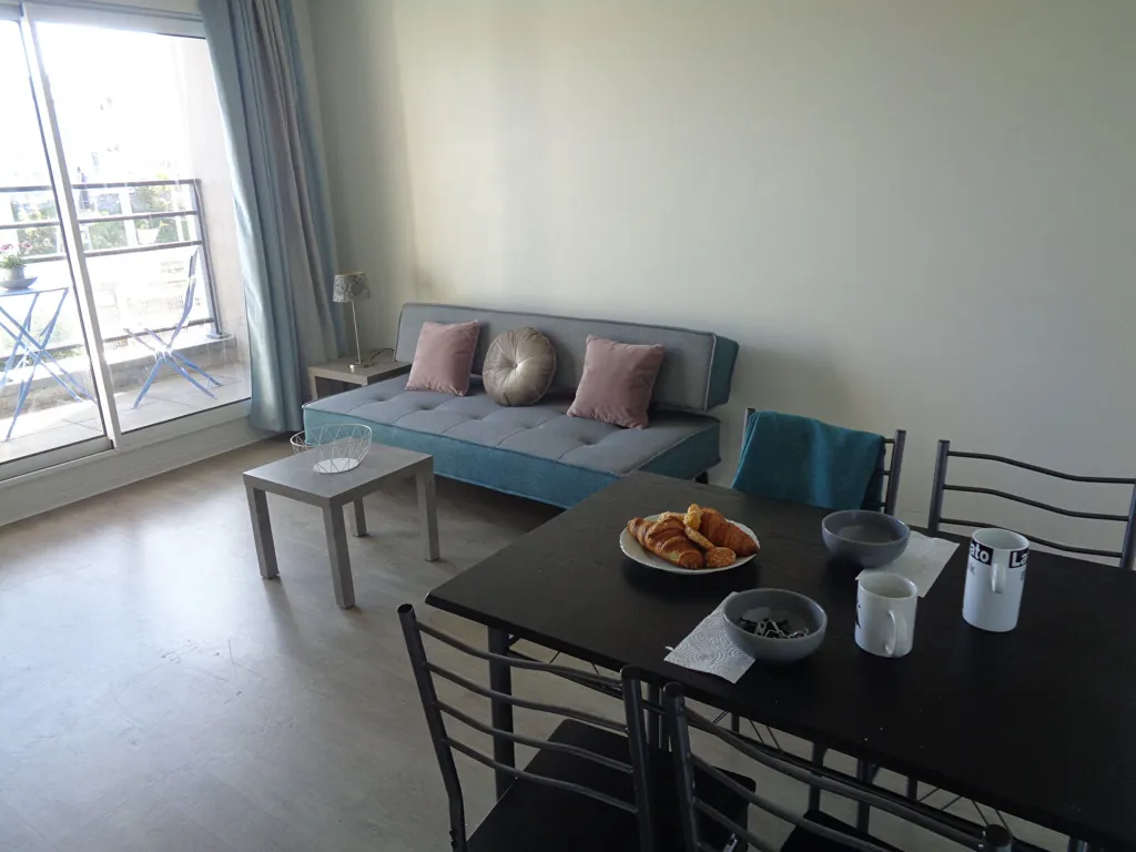 Séjour - Appartement Meublé 2 Pièces à La Rochelle Les Minimes