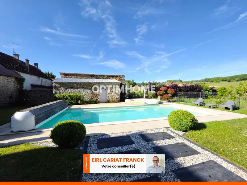 Piscine - Longère Rénovée avec Piscine et Jardin à Marsac