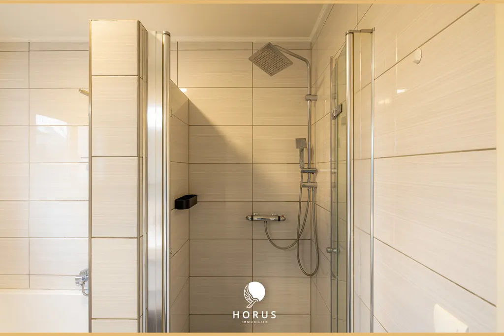 Salles de bain - Appartement 4 Chambres avec Jardin à Kehlen