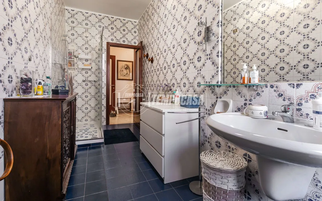 Salles de bain - Trilocale with Condominium Playground in Milan