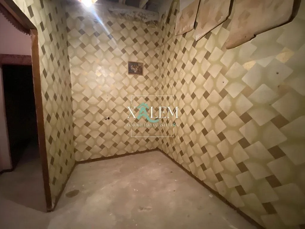 Toad - Significant House with Terrace in Vila-real