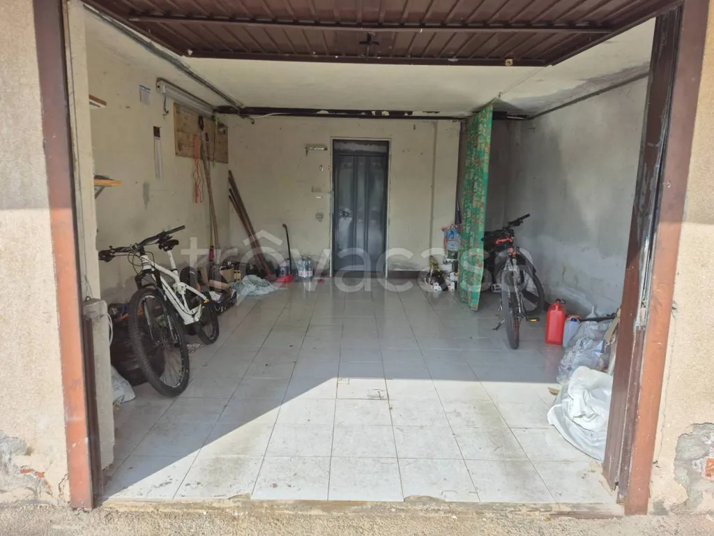 Garage - Mansard Apartment with Balcony in Beinette