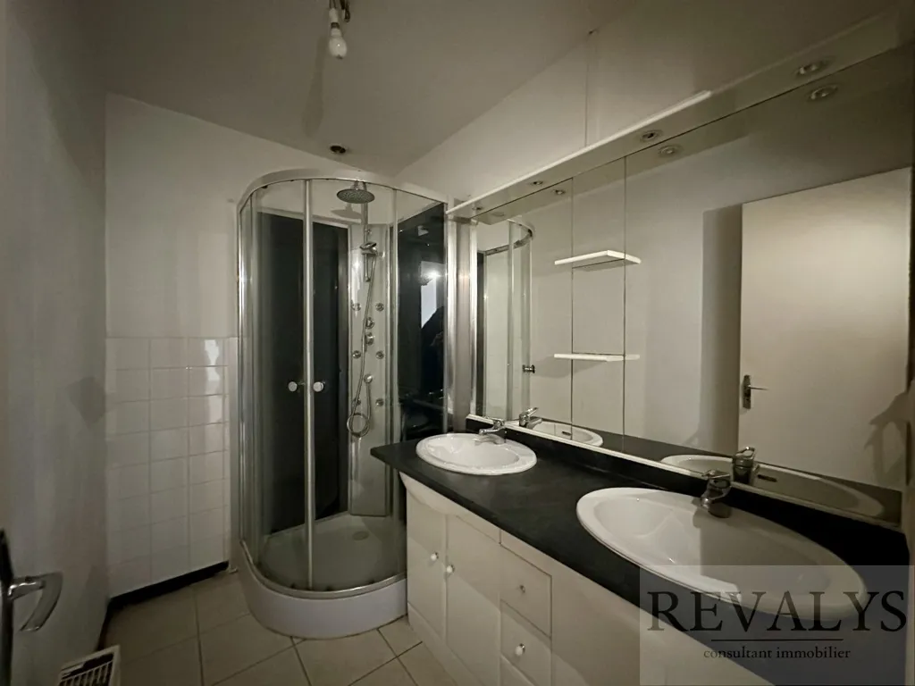 Vannitoad - Stone House with Renovation Potential in Til-Châtel
