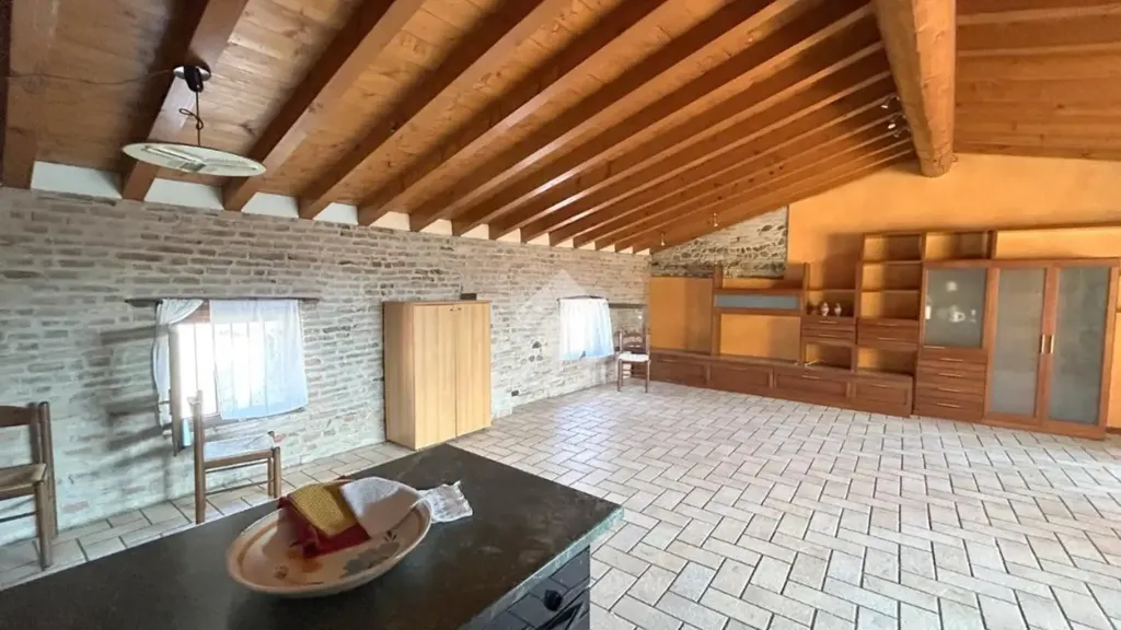 Elutuba - Triplex with Terrace in Carpenedolo