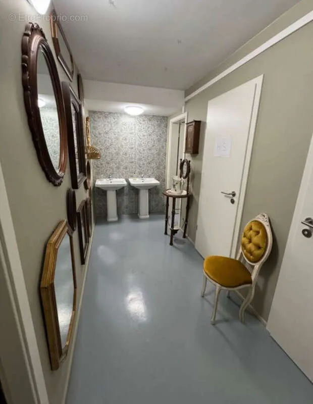 Esik - Coffee Shop with Premium Location in Saint-Avold Centre