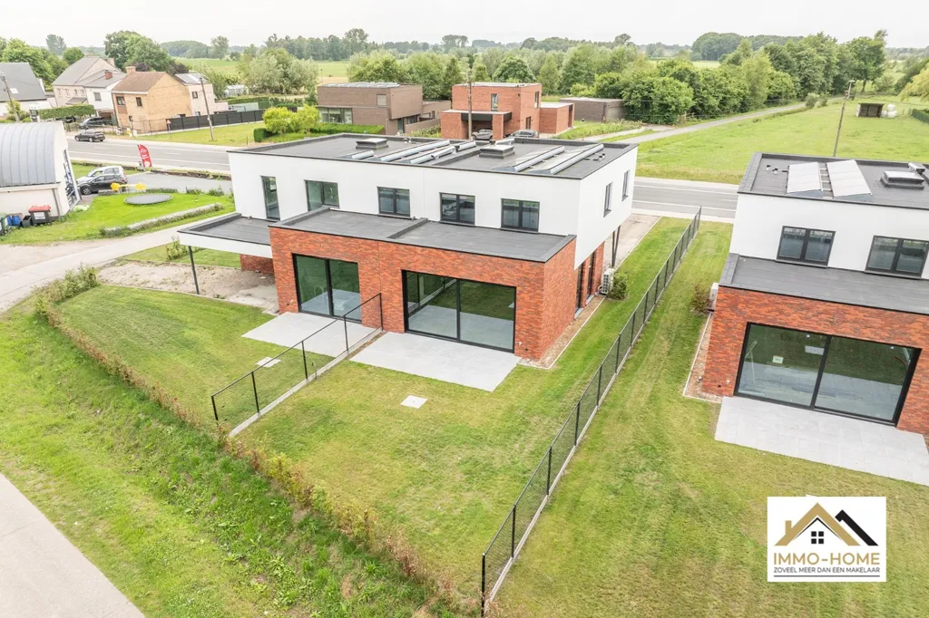 Õhuvaade - Modern House with Solar Panels near Lokeren