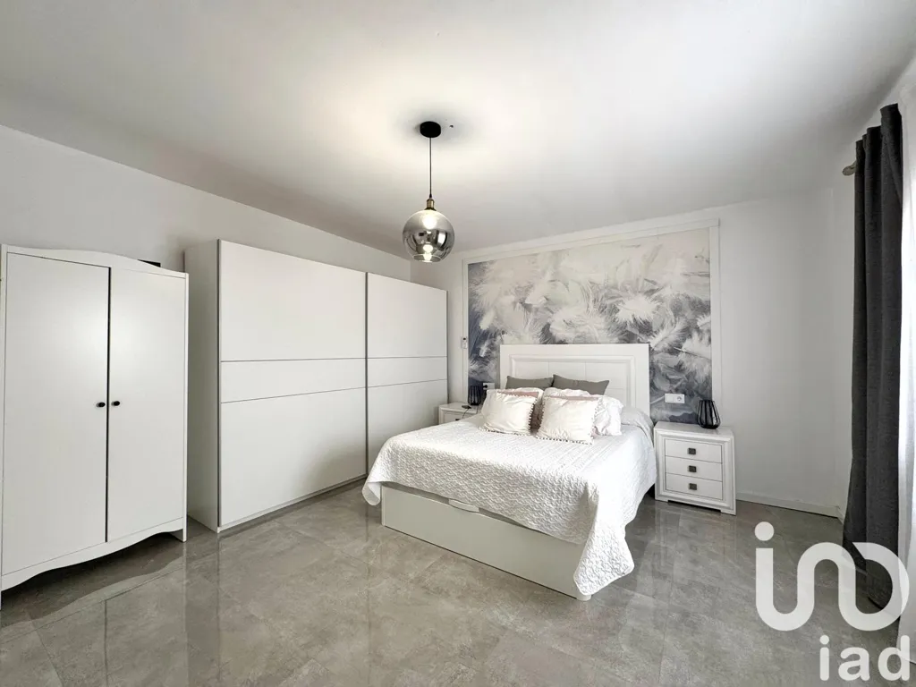 Chambres - Twin-Storey House with Multiple Terraces in Cambrils