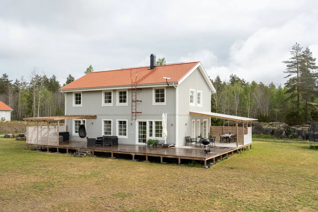 Välivaade - Modern Villa with Garden in Uls-Väsby