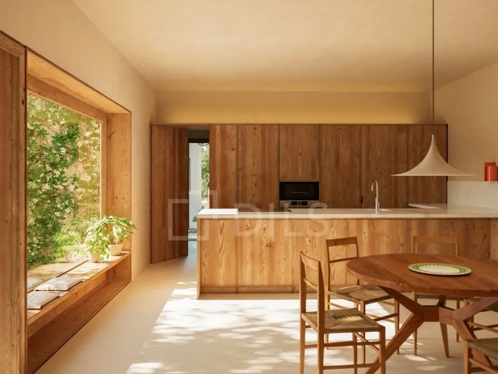 Luxury Villa with Forest Setting in Aroeira, Almada