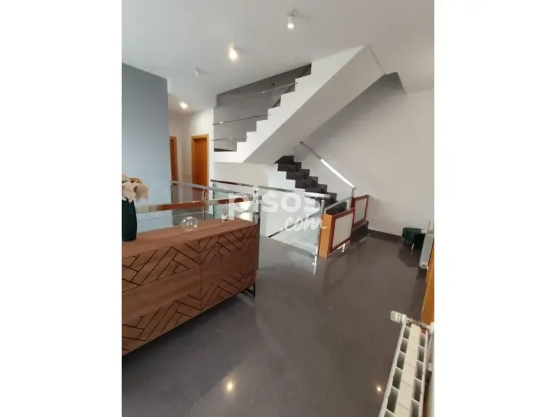 Toad - Spacious Corner House with Terraces in Alginet