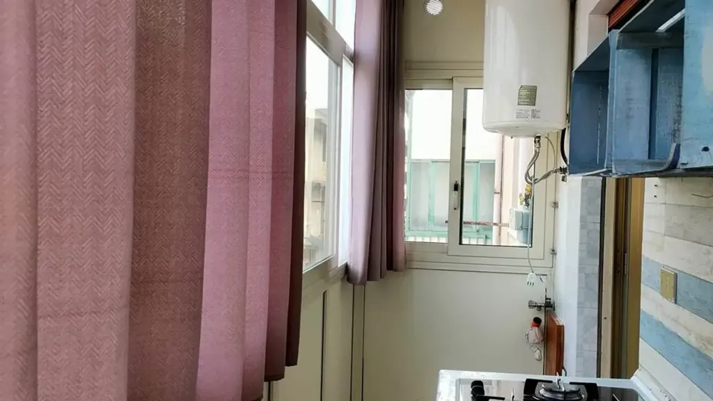 Cuisine - Rearfacing Apartment with Balconies in Palermo