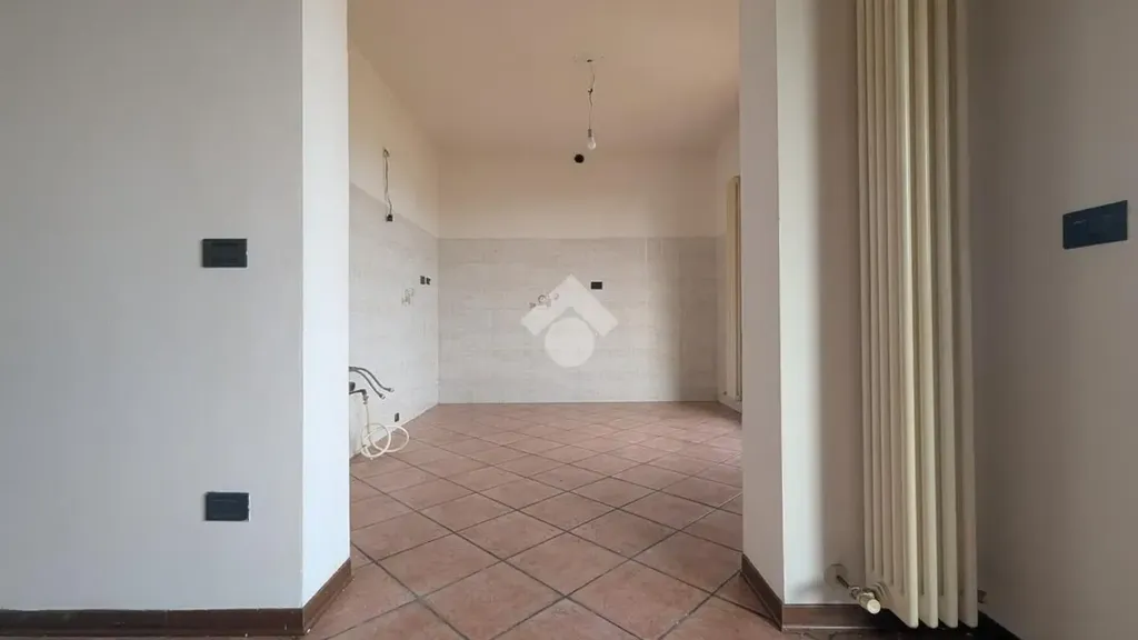 Entrée - Apartment with Triple Exposure in Gattatico