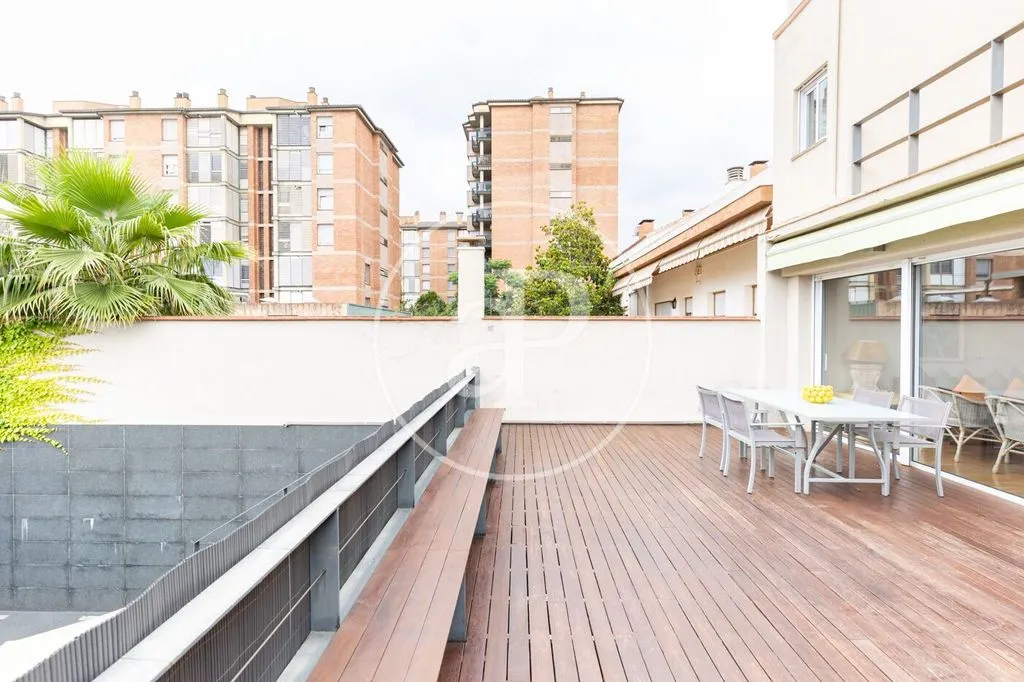 Terrasse - Luxury Townhouse with Pool in Sabadell Centre